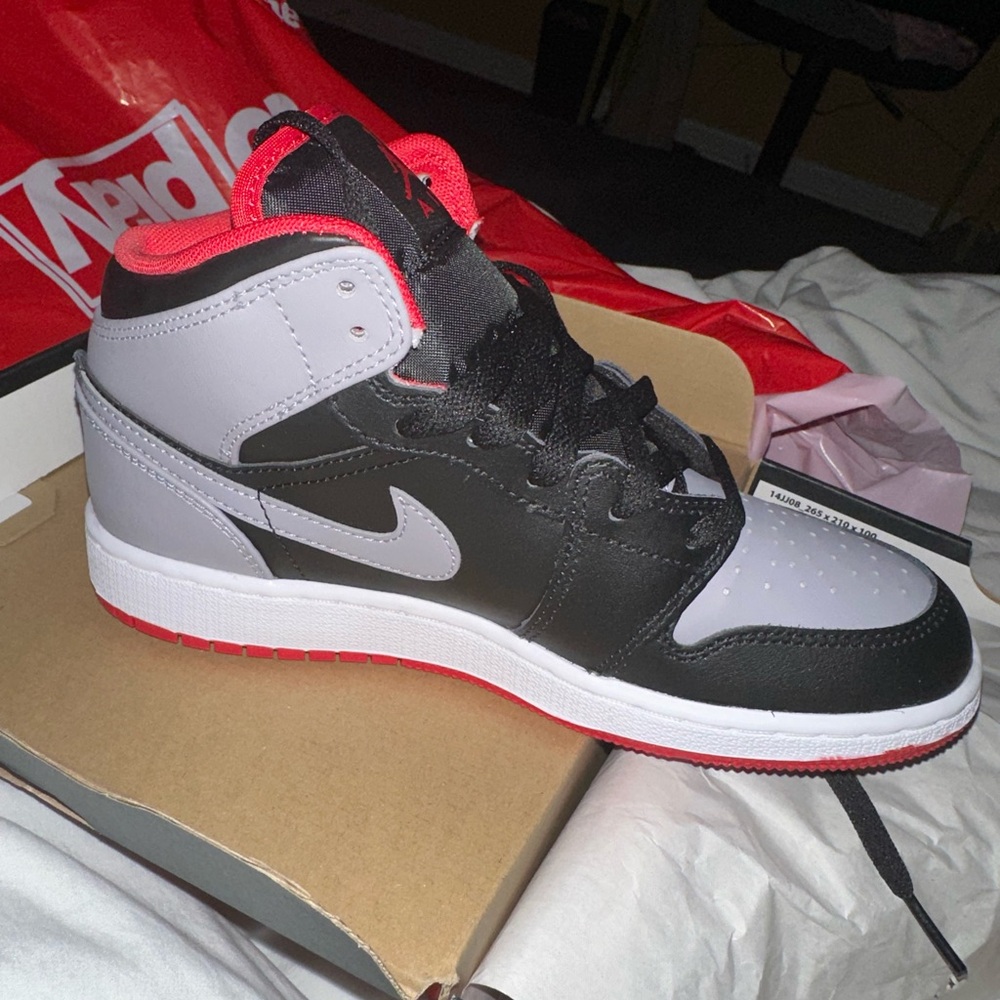 Jordan mids